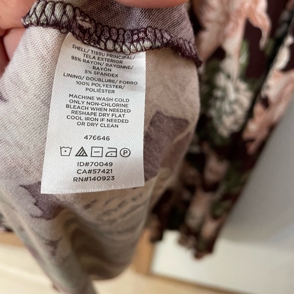 LOFT OUTLET UEC Womens size XL red floral 3/4 length sleeve white green burgundy - Picture 15 of 15